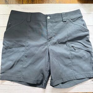 Duluth Trading Co Black  Cargo Shorts Women’s Size 14